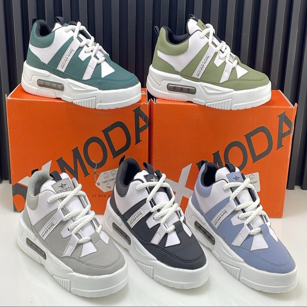 SPORTS SHOES 