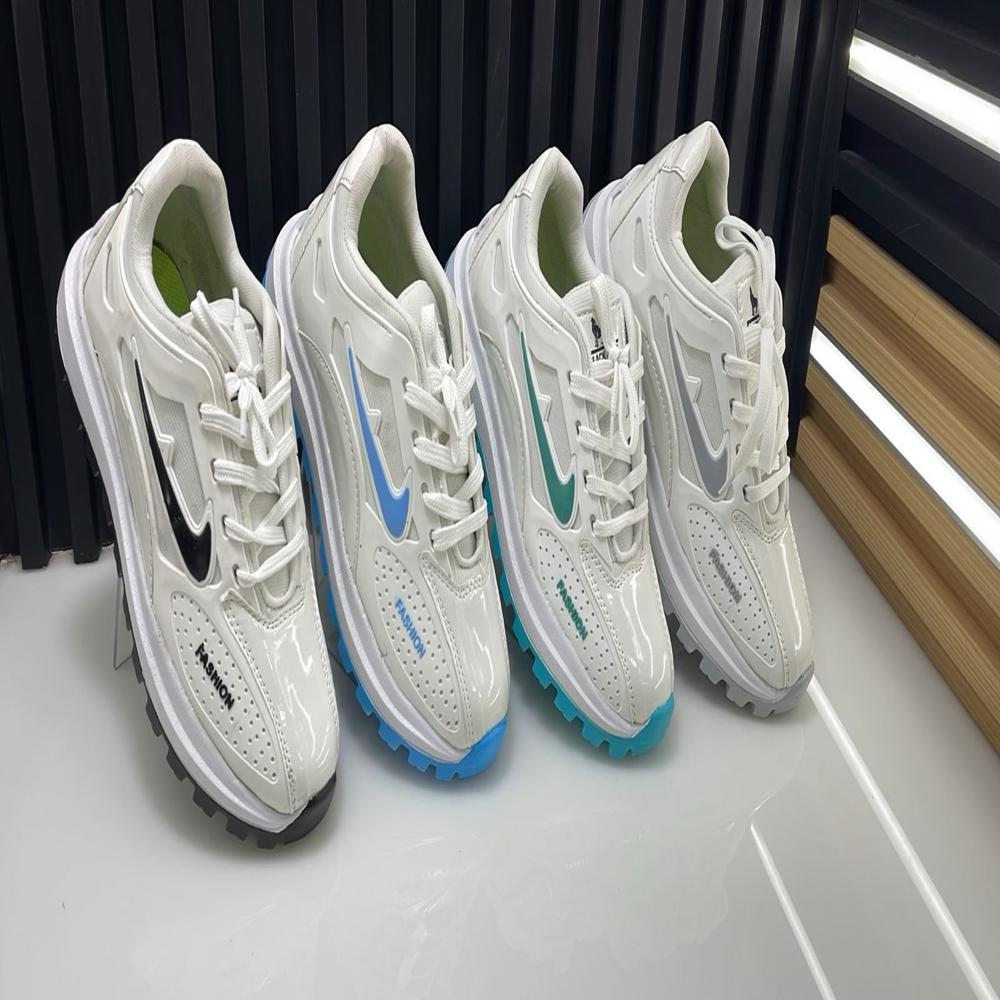 Sports Shoes - Color: Multicolour