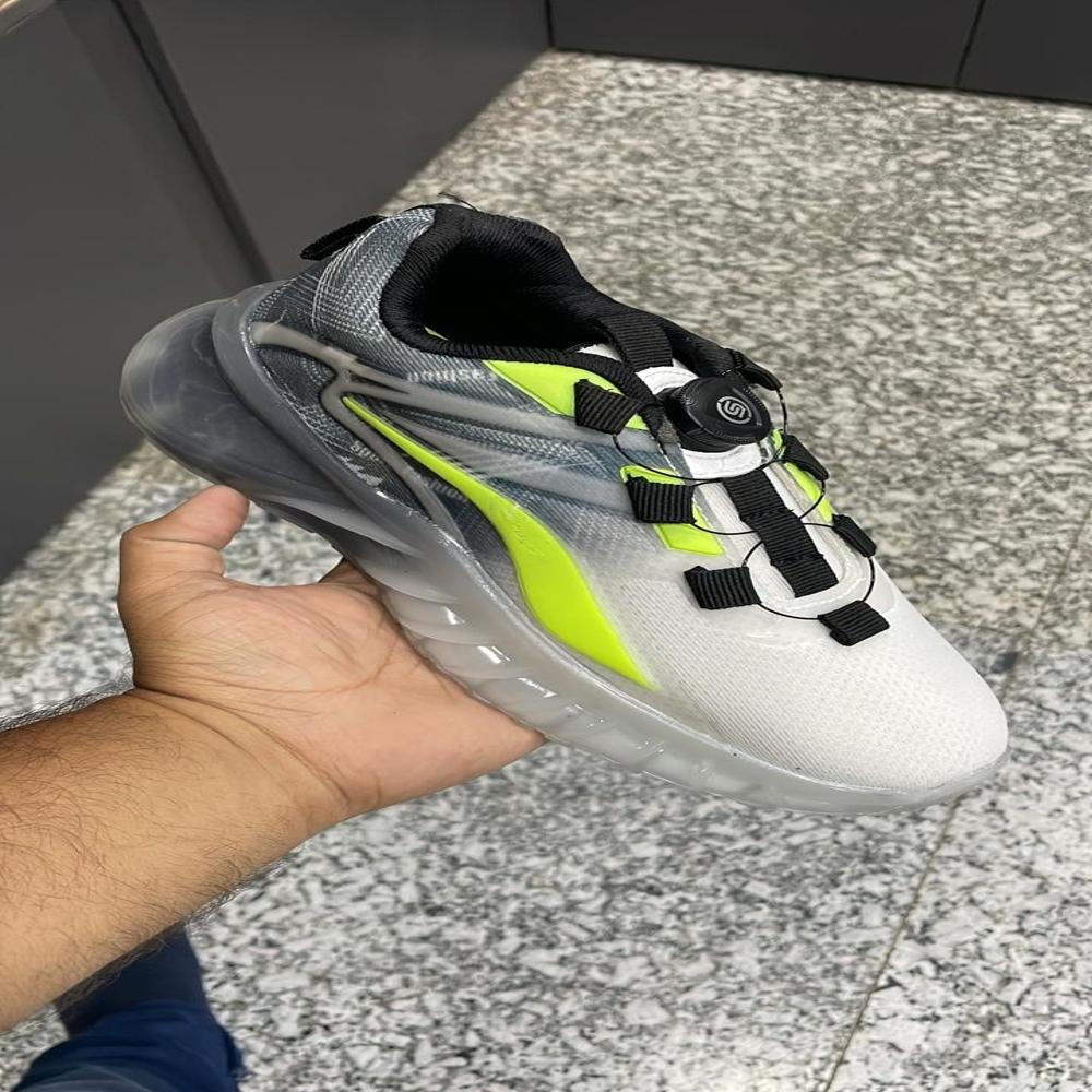 SPORTS SHOES 
