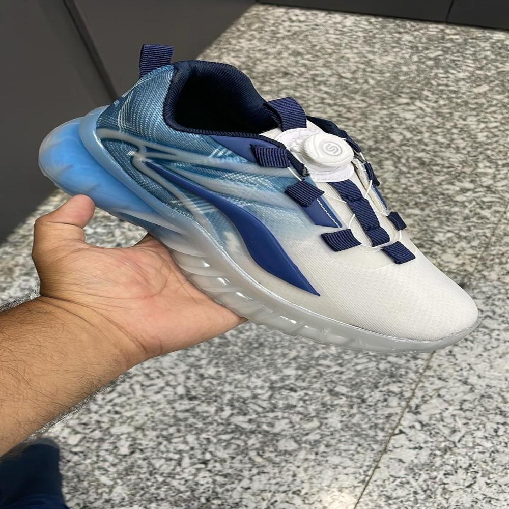 SPORTS SHOES 
