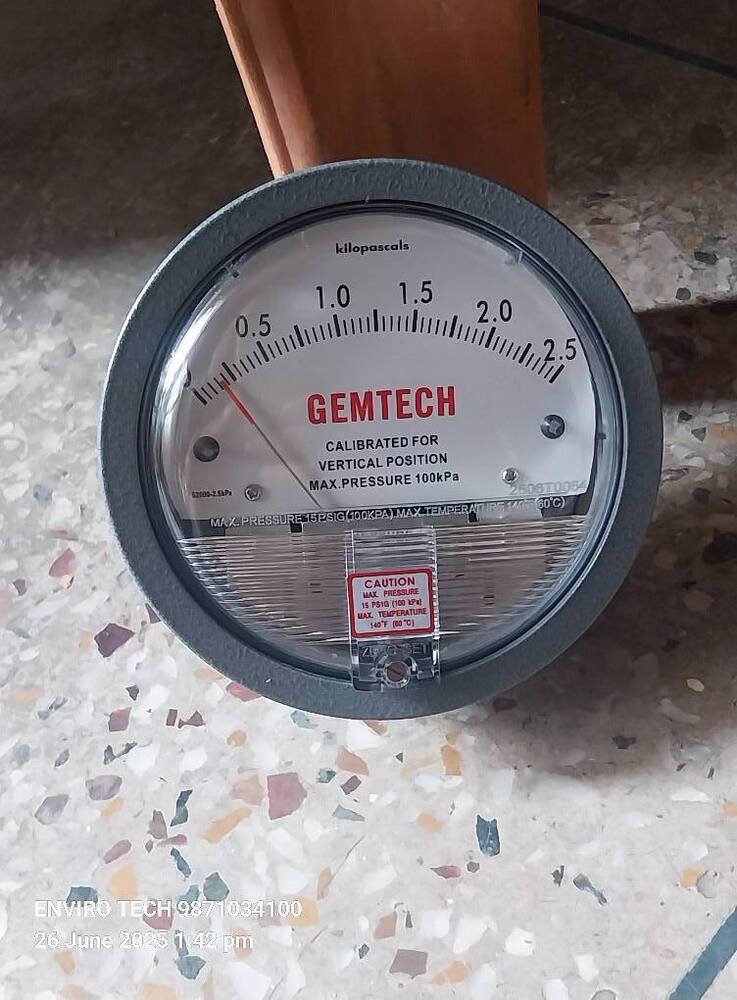 GEMTECH Differential Pressure Gauge - 1/8 NPT - 4 Inch Dial