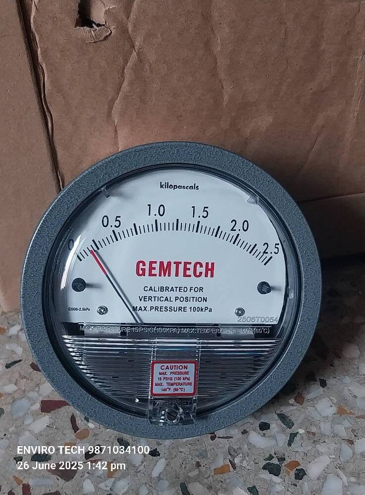 GEMTECH Differential Pressure Gauge - 1/8 NPT - 4 Inch Dial