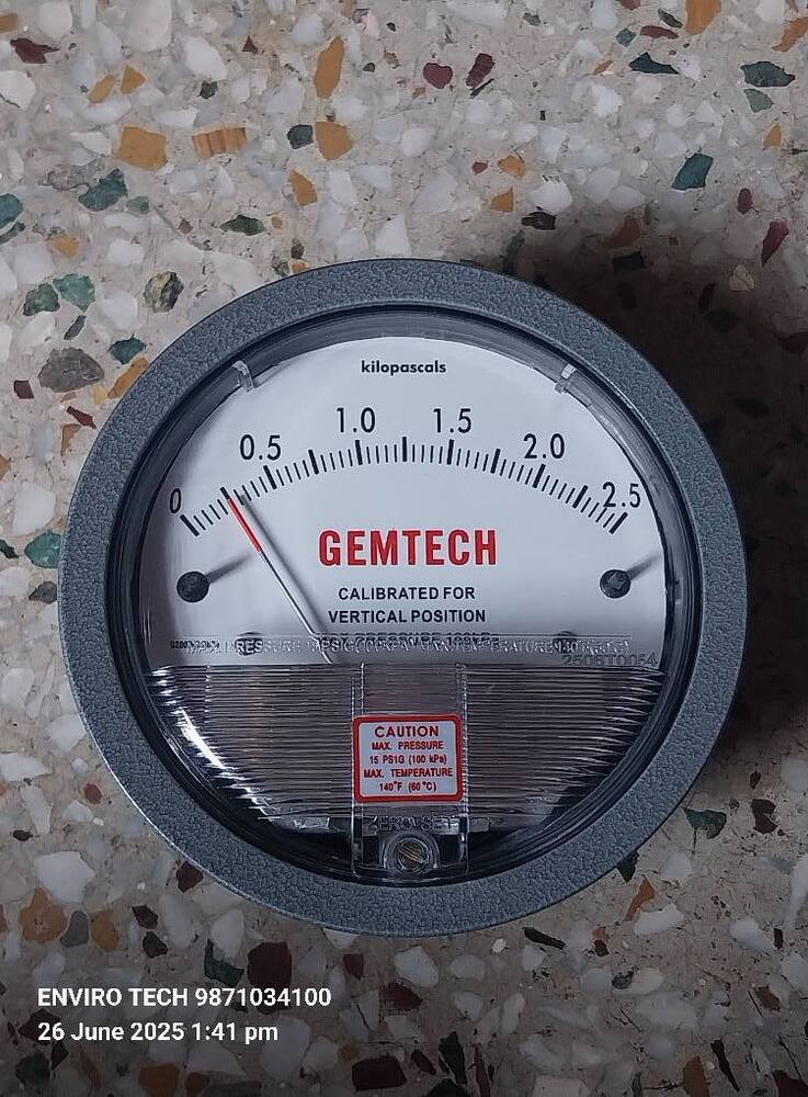 GEMTECH Differential Pressure Gauge - 1/8 NPT - 4 Inch Dial