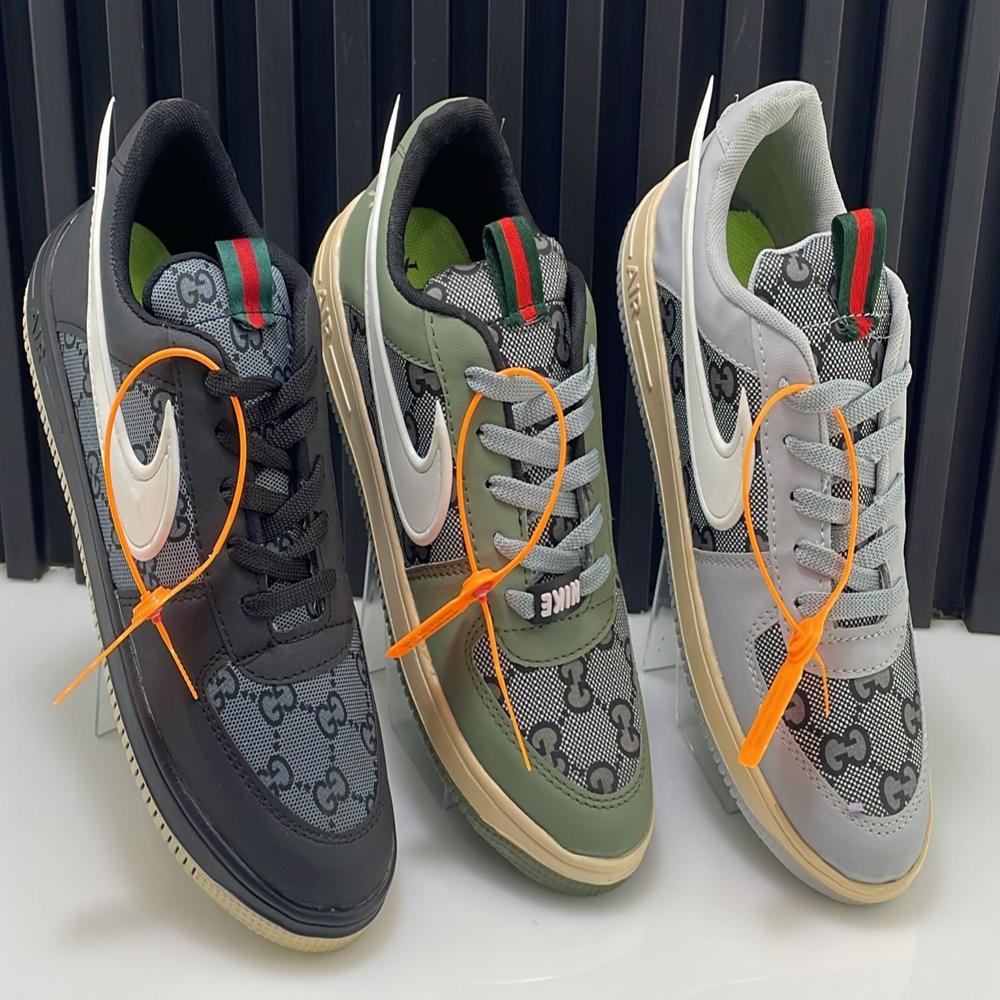 Sports Shoes - Color: Multicolour