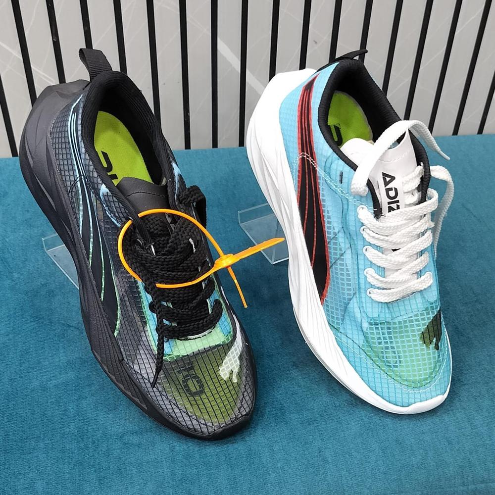 SPORTS SHOES 