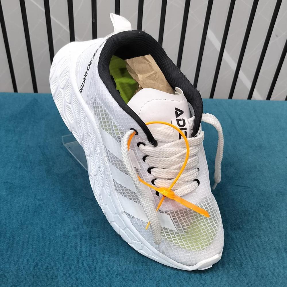 SPORTS SHOES 