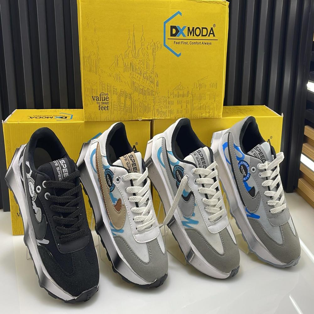 SPORTS SHOES 
