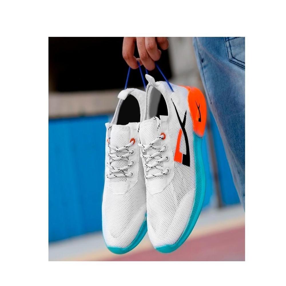 SPORTS SHOES 