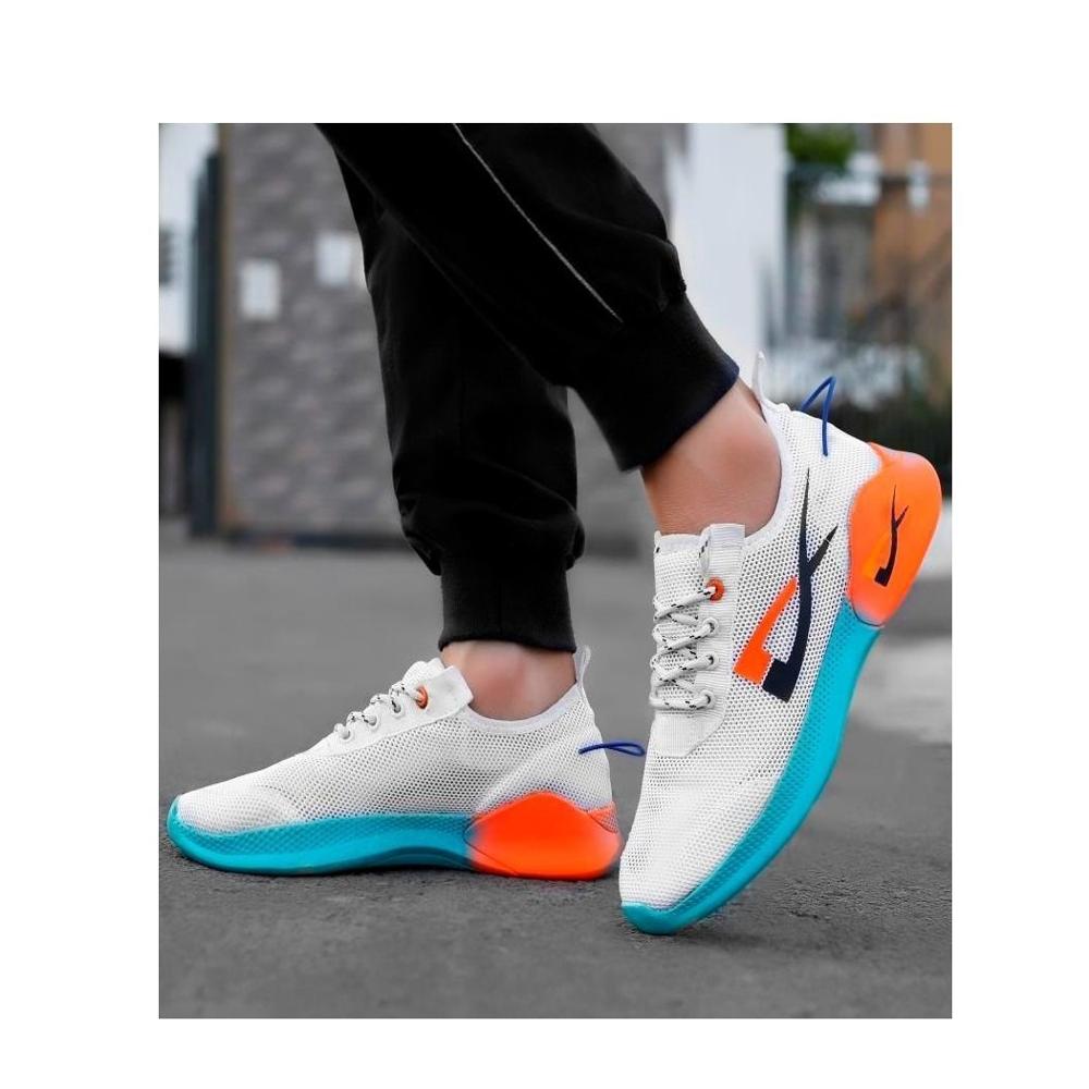 SPORTS SHOES 