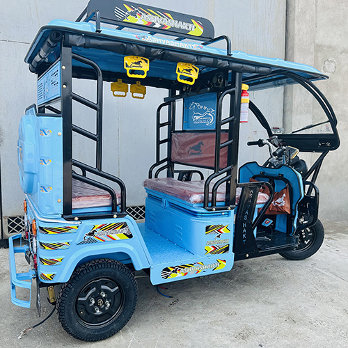 Ashvashakti Queen Plus E Rickshaw - Features: Easy To Use