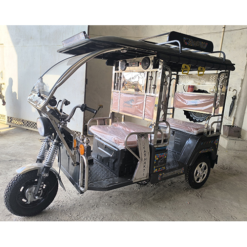 Ashvashakti Black Croma E Rickshaw
