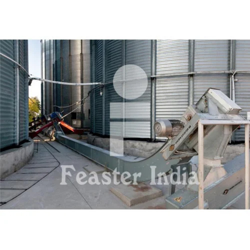 Drag Chain Conveyor System - Attributes: Durable