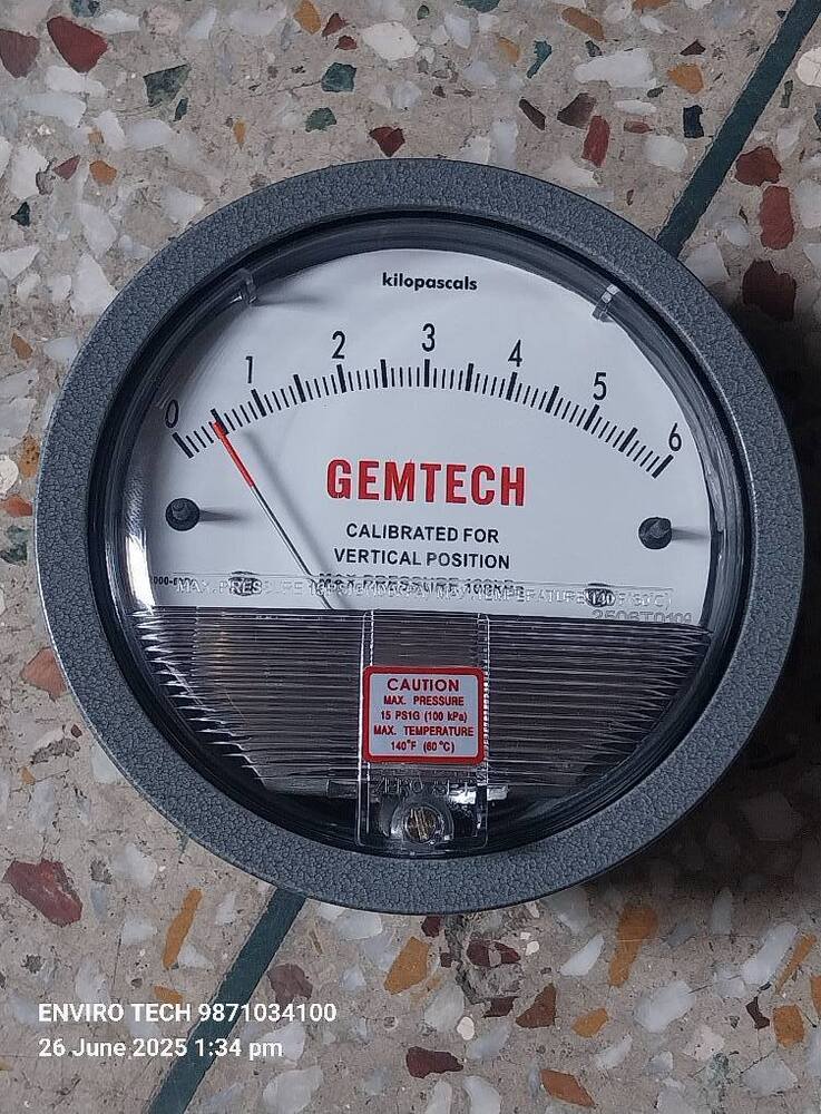 GEMTECH Differential Pressure Gauge 1/8 in. FNPT w/ 4 in. Dial