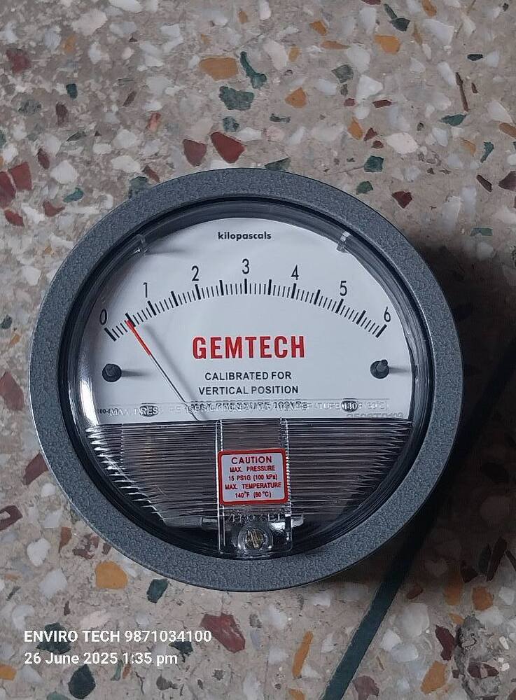 GEMTECH Differential Pressure Gauge 1/8 in. FNPT w/ 4 in. Dial