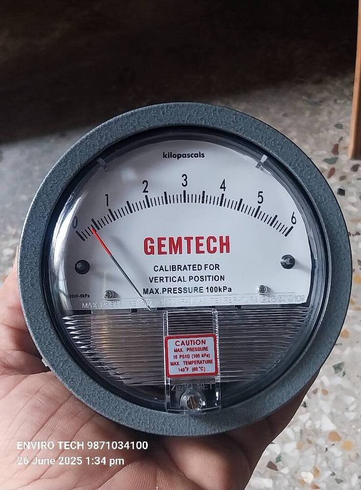 GEMTECH Differential Pressure Gauge 1/8 in. FNPT w/ 4 in. Dial