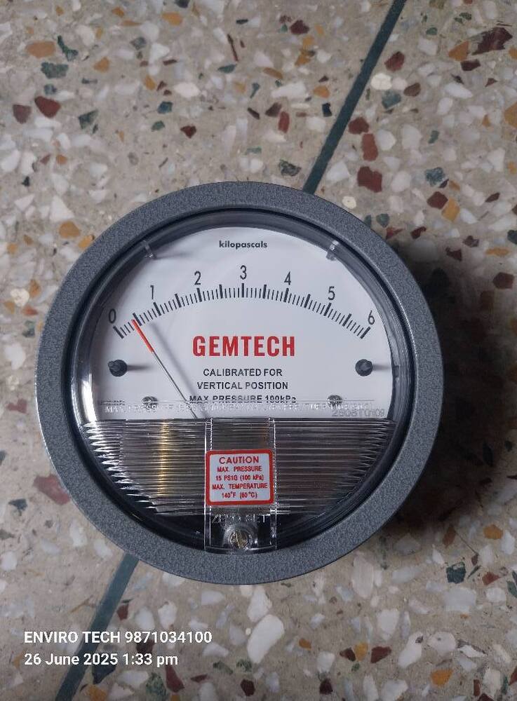 GEMTECH Differential Pressure Gauge 1/8 in. FNPT w/ 4 in. Dial