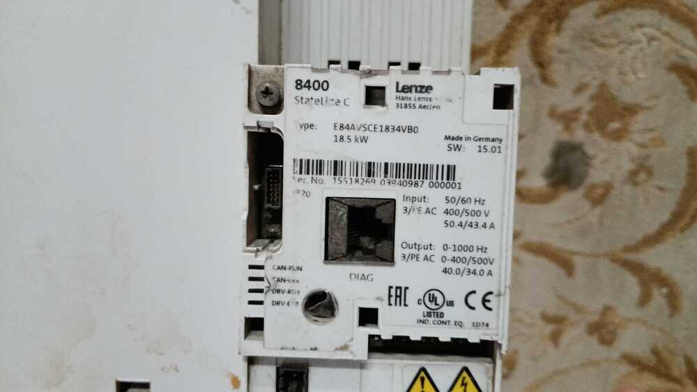 Lenze E84avsce1834vb0 Drive (Damage) - 18.5 Kw, 400v Stateline C Inverter With 8400 Stateline C Compatibility, Industrial Grade Performance