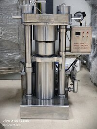 ALMOND WITHOUT SKIN HYDRAULIC COLD OIL PRESS MACHINE