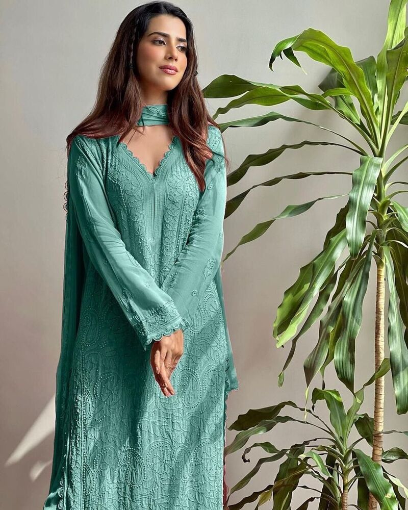 chikankari embroidery suit