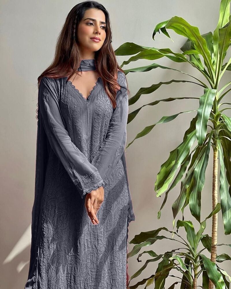 chikankari embroidery suit