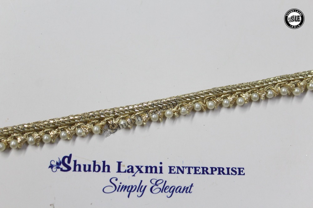 Moti,, Border Lace