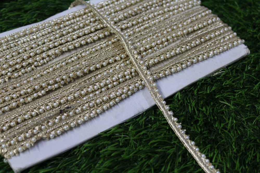 Moti,, Border Lace - Color: Golden