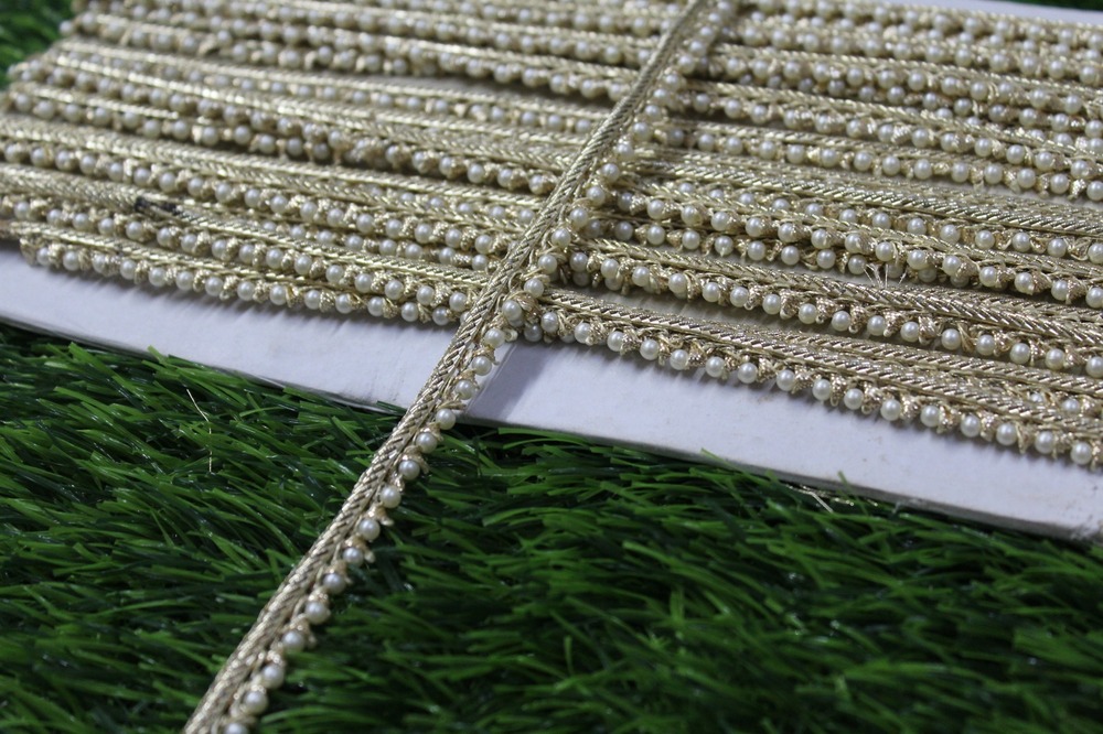 Moti,, Border Lace - Color: Golden