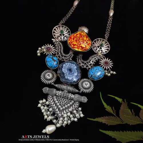 Antique And Kundan Necklace Set