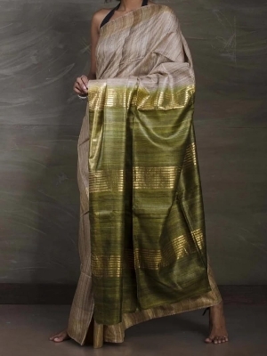 Grey Color Saree - Feature: Washable