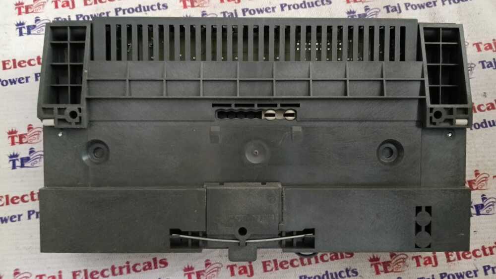 SIEMENS 6ES7 193-0CB10-0XA0 WITH 6ES7 133-0BN01-0XB0 PLC