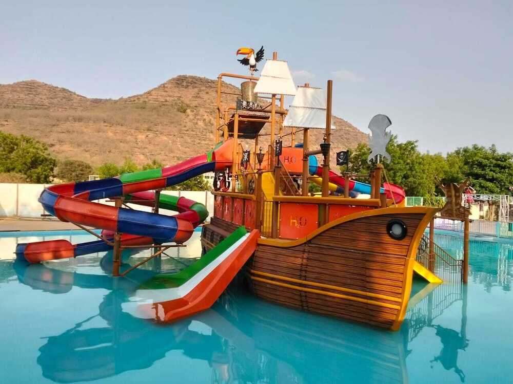 Multi Purpose Water Play System With Pirates Theme