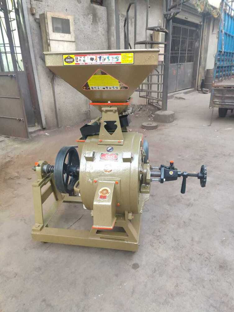 16 Inch Trolly Commercial Flour Mill Capacity: 100 Kg/hr