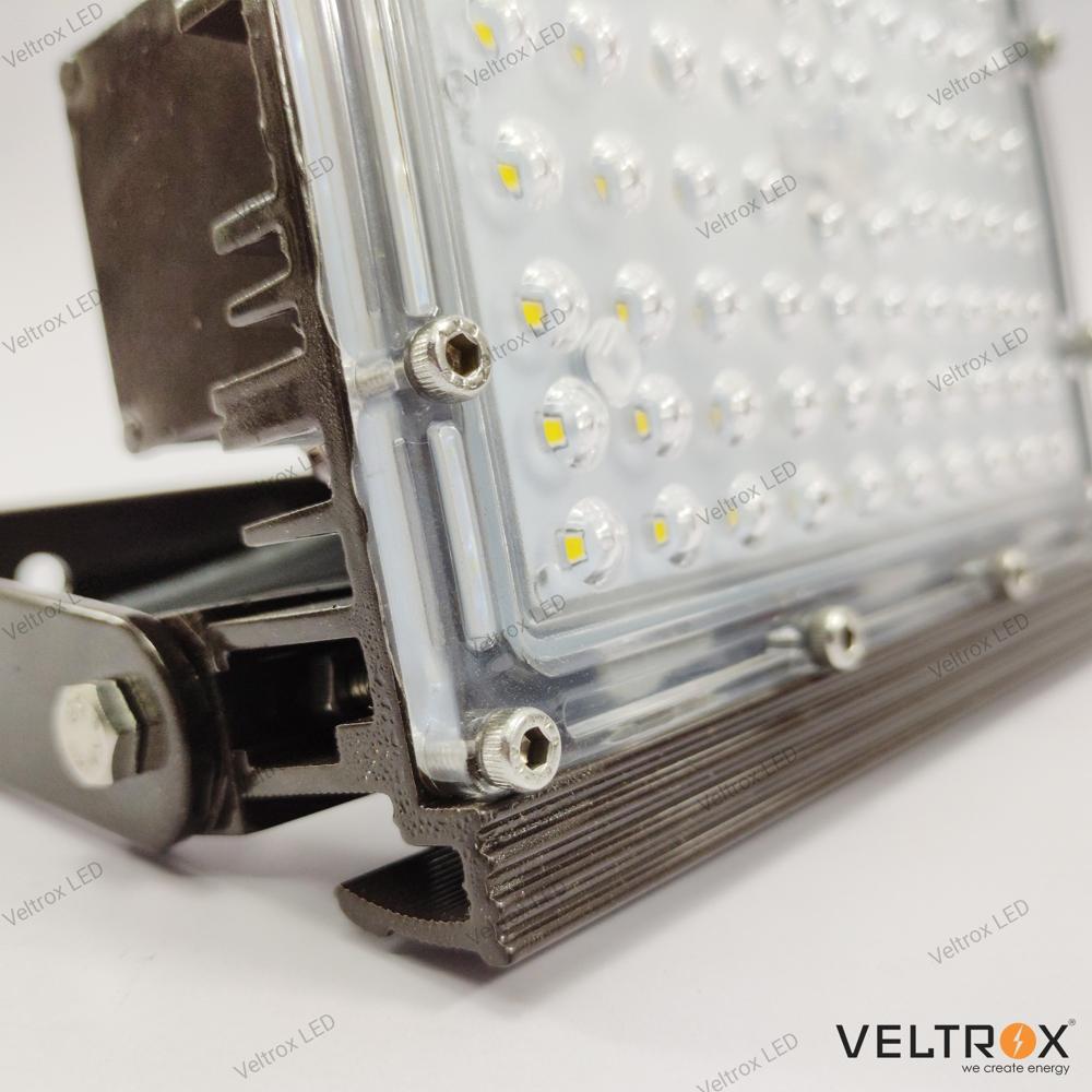 12vdc/100w Led Solar Flood Light - Color: Black