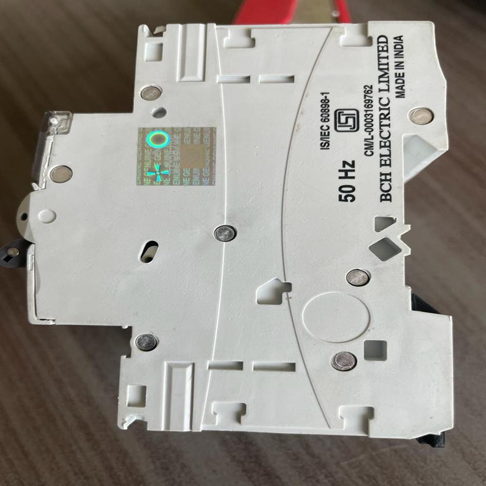 Mcb Tp 6-32a - Efficiency: 90%