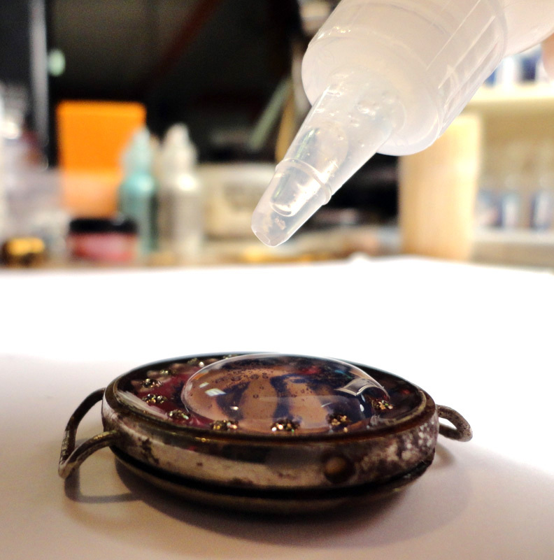 doming resin