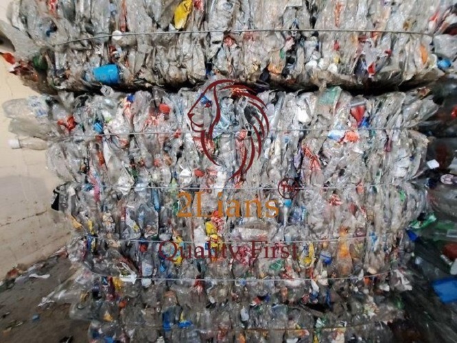 PET  bottle on bales contain35-40%trays scrap