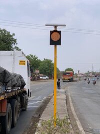 SOLAR LED TRAFFICS BLINKER