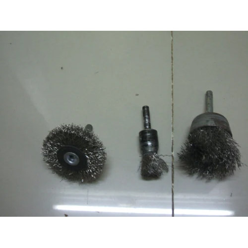 Black Spindle Cup Brush
