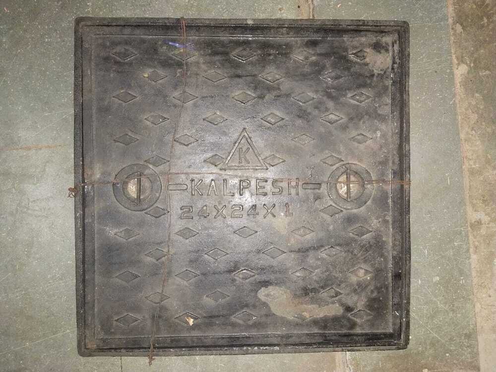 Casting Iron Earth Pit Cover 18x18 - Durable Cast Iron Material, Ample Coverage For Larger Earthing Pits, Protects Against Environmental Elements