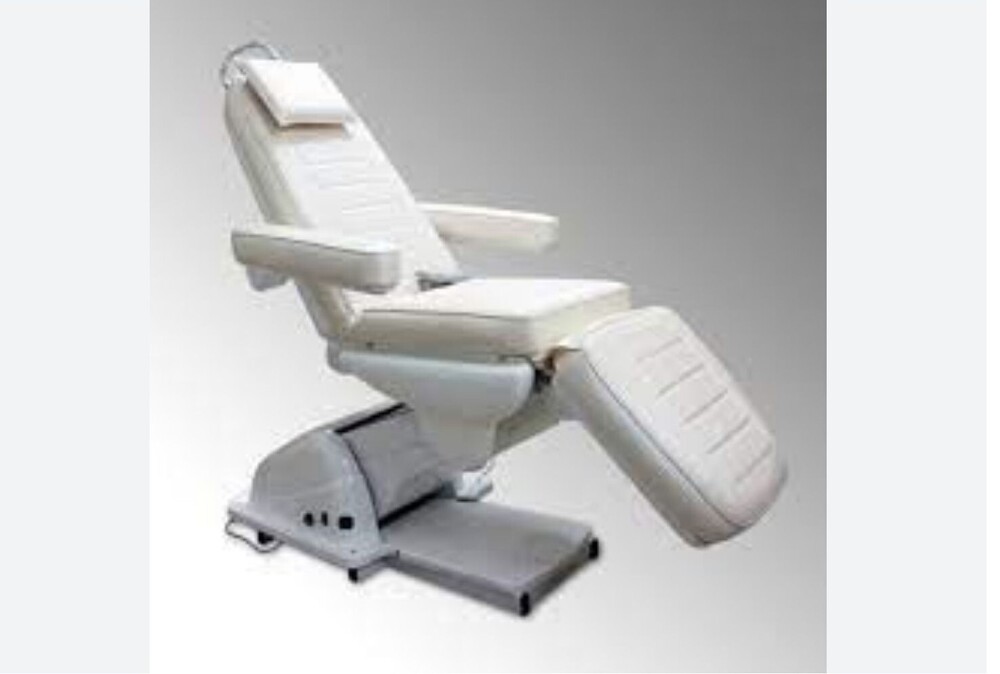 Dermatology chair for skin treatments