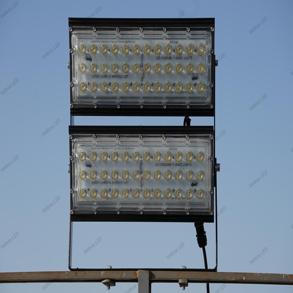 200 W Led High Mast Light - Color: Silver