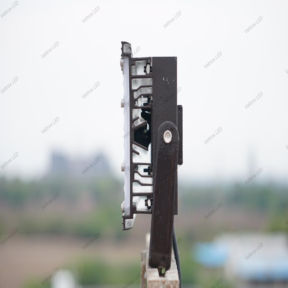 Veltrox 150w Led Antiglare Lens Flood Light - Color: Black