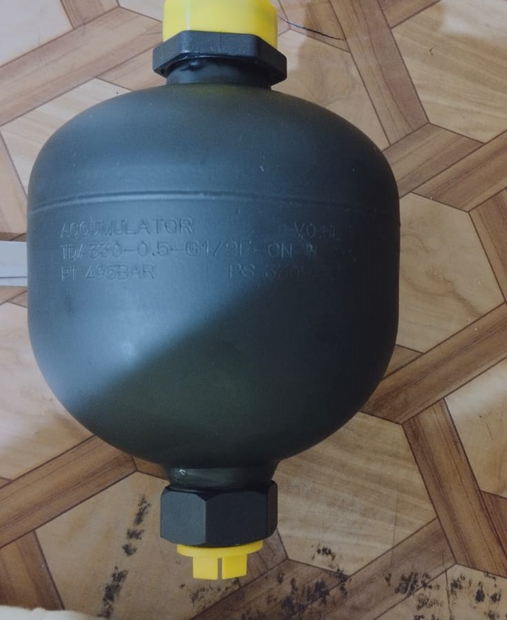 Diaphragm Type Accumulator - Steel Body, Manual Power, Black Color | Features: Elastic Barrier Design, Charge Pressure Control, 1 Year Warranty