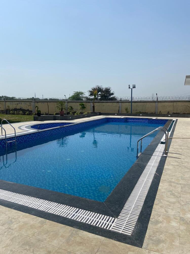 Swimming Pool Construction Services