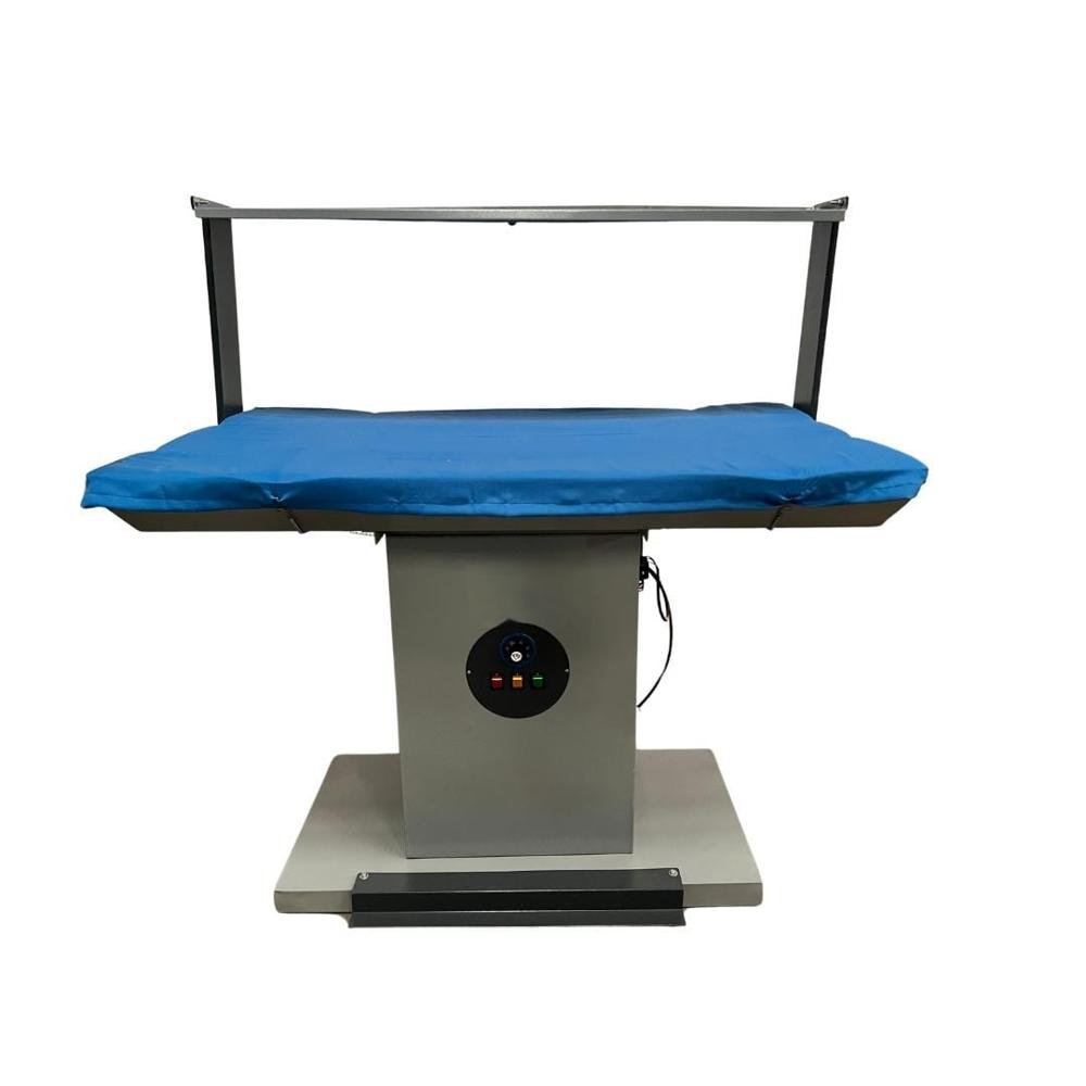 Vacuum Table With Tubelight - Applicable Material: Ss