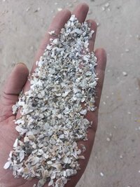 clear glass chips with white marble mix chips texture used in terrazzo chips glooring