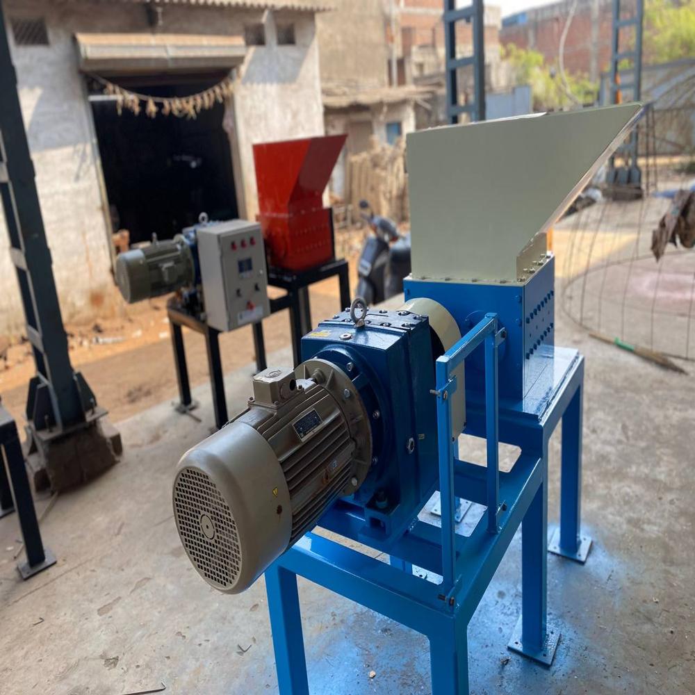 Pvc Pipe Shredder Machine - Application: For Plastic Lumps And Any Plastic Material