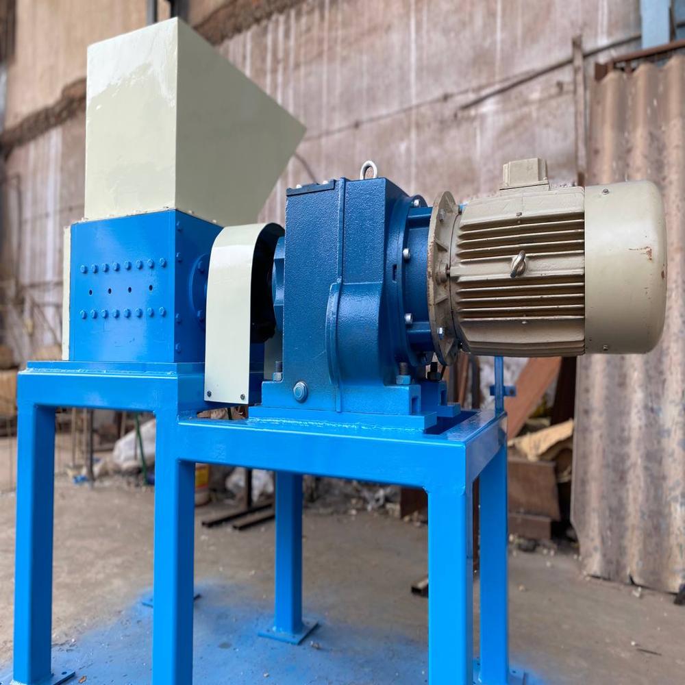 Plastic Bottle Shredder Machine