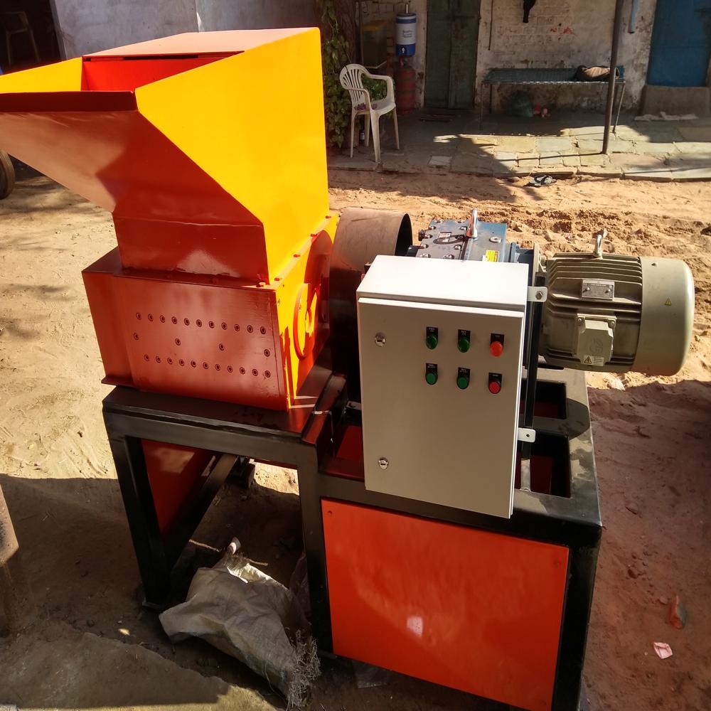 Pet Bottle Shredding Machine - Application: For Plastic Double Shaft Maintains Fee