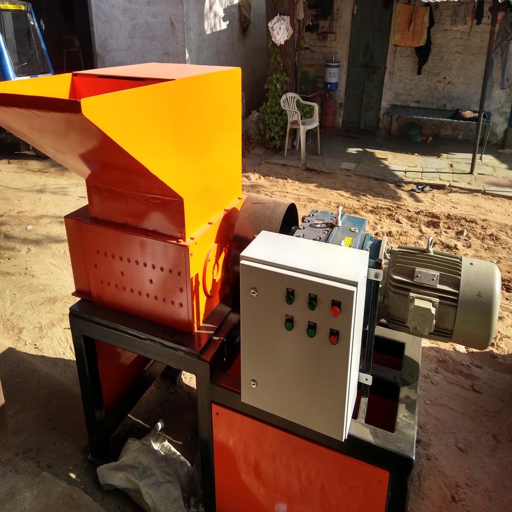 Pet Bottle Shredding Machine - Application: For Plastic Double Shaft Maintains Fee